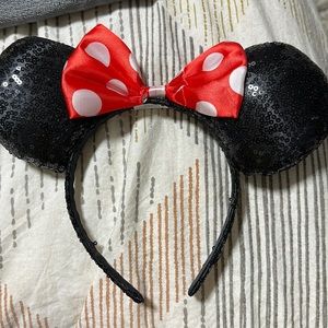 Sequined Minnie Mouse ears!